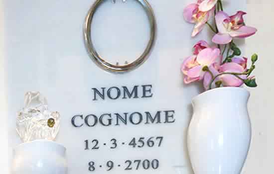 Lapide cimiteriale in marmo